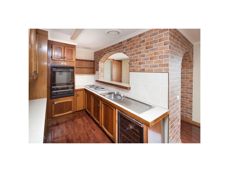 16 Valerie Drive, Cranbourne VIC 3977