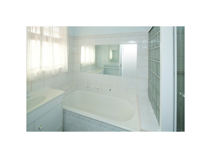 16 Valerie Drive, Cranbourne VIC 3977