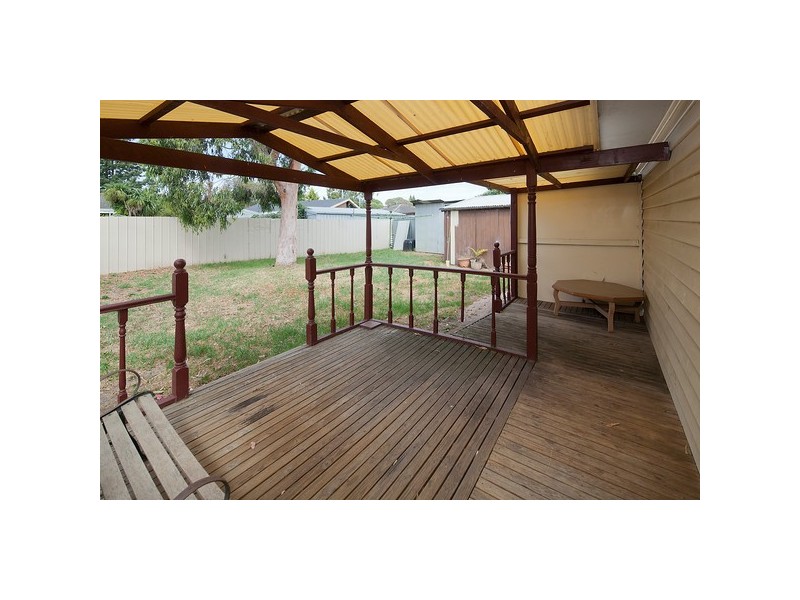 16 Valerie Drive, Cranbourne VIC 3977