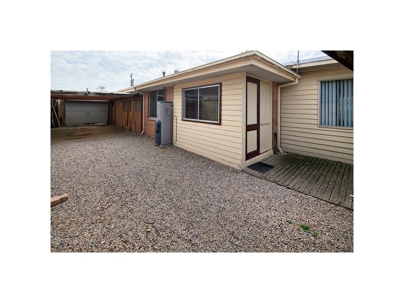 16 Valerie Drive, Cranbourne VIC 3977