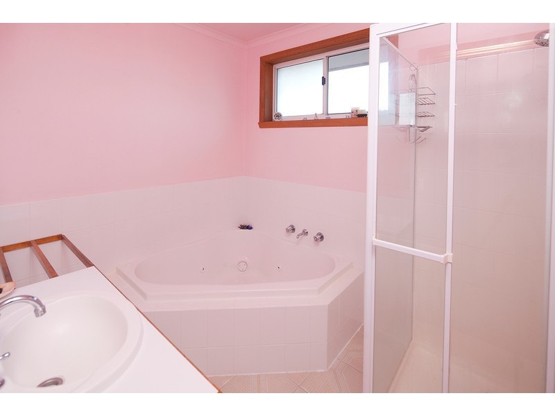 44 David Collins Drive, Endeavour Hills VIC 3802