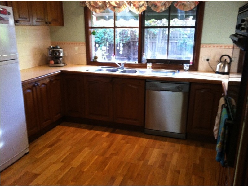 9 Hollydale Cl, Berwick VIC 3806