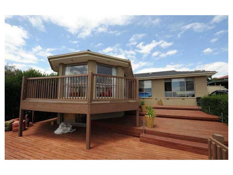 38 Scotsburn Way, Endeavour Hills VIC 3802