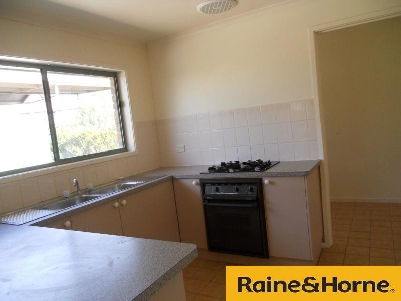 10 Terrapin Dr, Narre Warren South VIC 3805