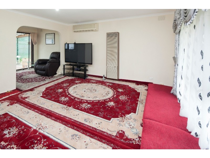 17 Millswyn Ave, Hampton Park VIC 3976