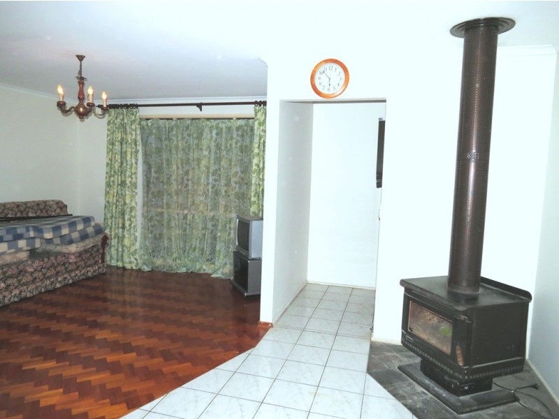 37 Kennington Park Drive, Endeavour Hills VIC 3802