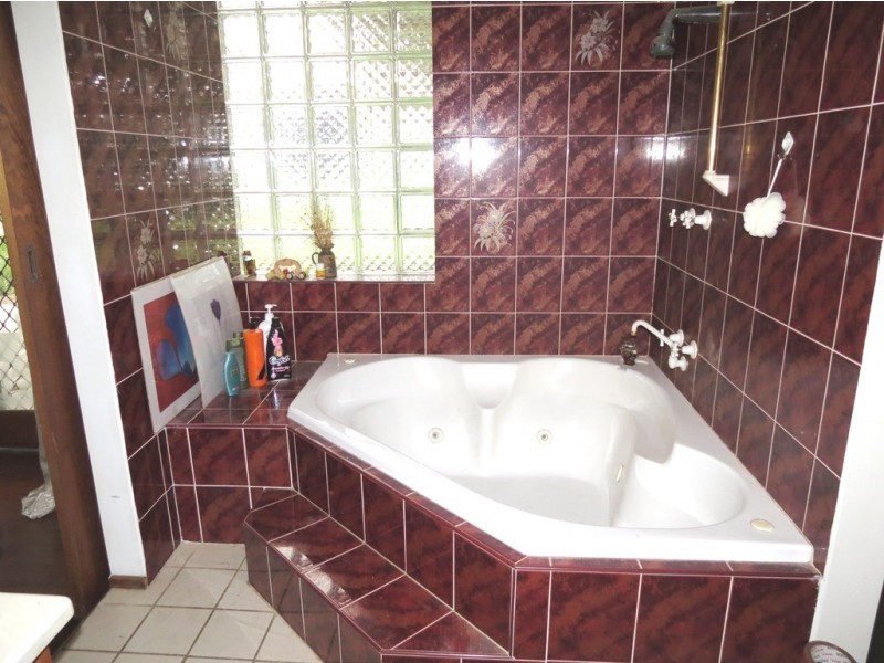 37 Kennington Park Drive, Endeavour Hills VIC 3802