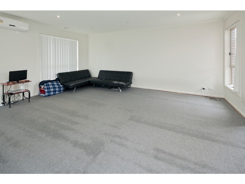 3/12 Prunus Gr, Doveton VIC 3177