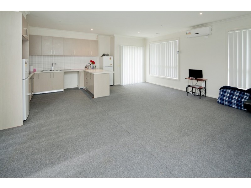 3/12 Prunus Gr, Doveton VIC 3177