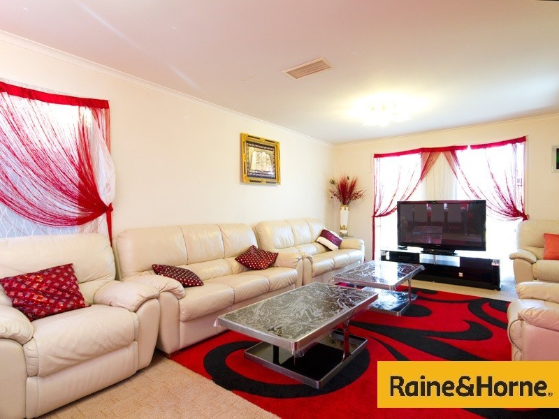 15 Valley View Rise, Hampton Park VIC 3976