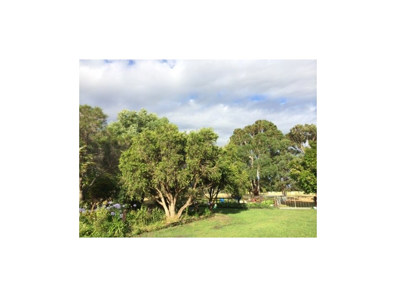 145 Soldiers Rd, Pakenham South VIC 3810