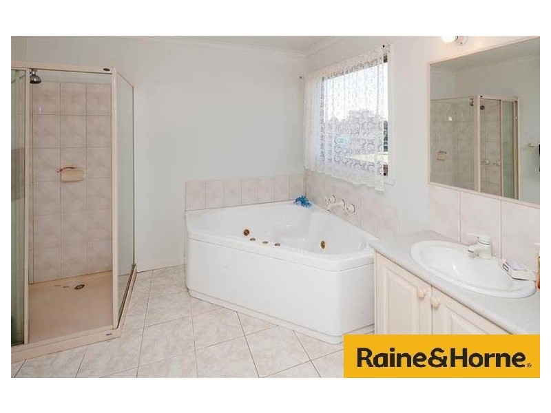 6 Norisha Court, Dandenong North VIC 3175