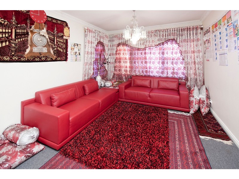 27 Oswald St, Dandenong VIC 3175