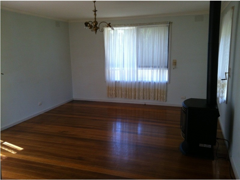 9 Monteith Cr, Endeavour Hills VIC 3802