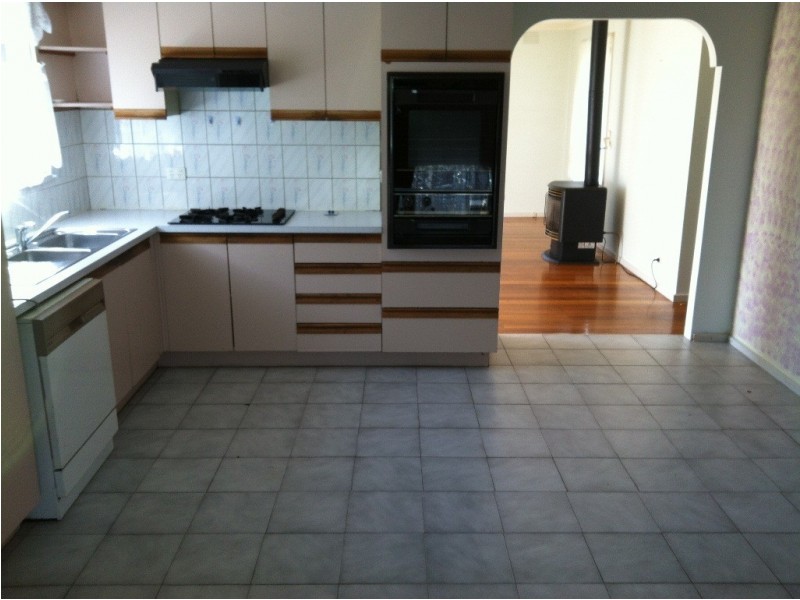 9 Monteith Cr, Endeavour Hills VIC 3802