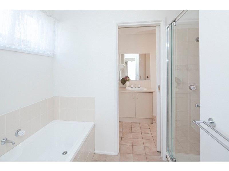 29 Glencairn Ave, Hallam VIC 3803