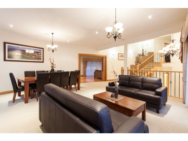 6 Blue Wren Place, Berwick VIC 3806