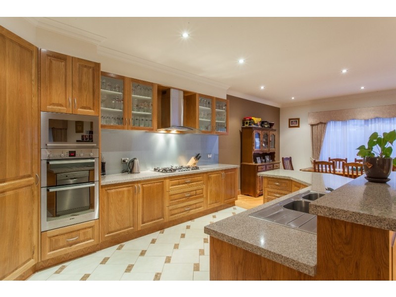 6 Blue Wren Place, Berwick VIC 3806