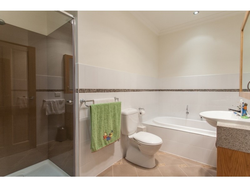 6 Blue Wren Place, Berwick VIC 3806