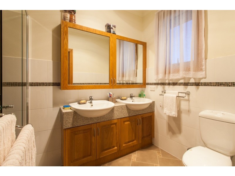 6 Blue Wren Place, Berwick VIC 3806