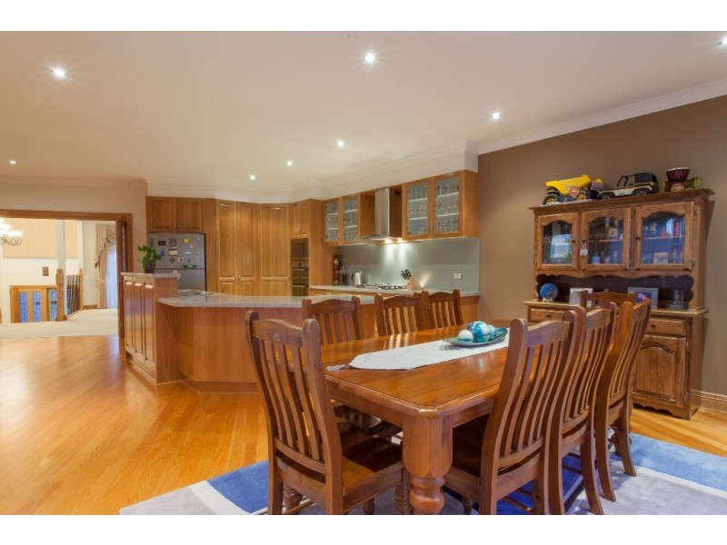 6 Blue Wren Place, Berwick VIC 3806