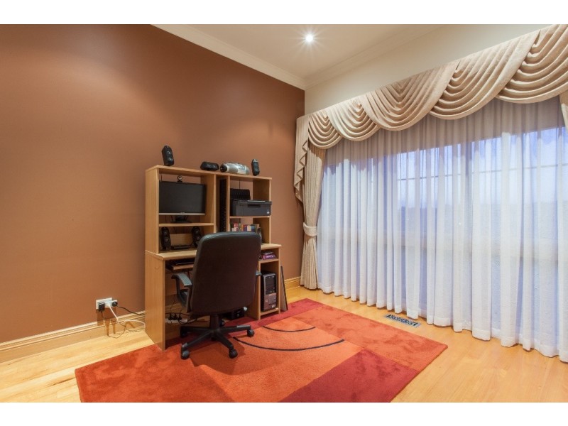 6 Blue Wren Place, Berwick VIC 3806