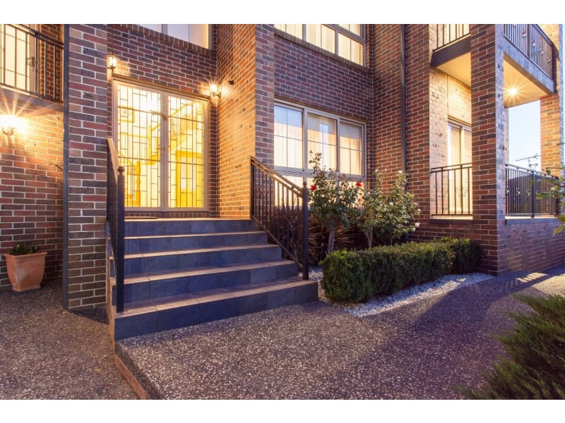 6 Blue Wren Place, Berwick VIC 3806