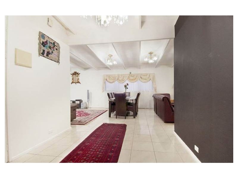 39 John Edgcumbe Way, Endeavour Hills VIC 3802