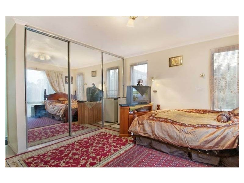 39 John Edgcumbe Way, Endeavour Hills VIC 3802