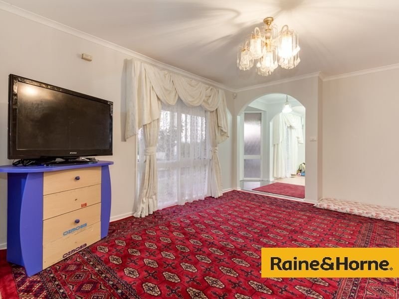 11 Lawson Way, Endeavour Hills VIC 3802