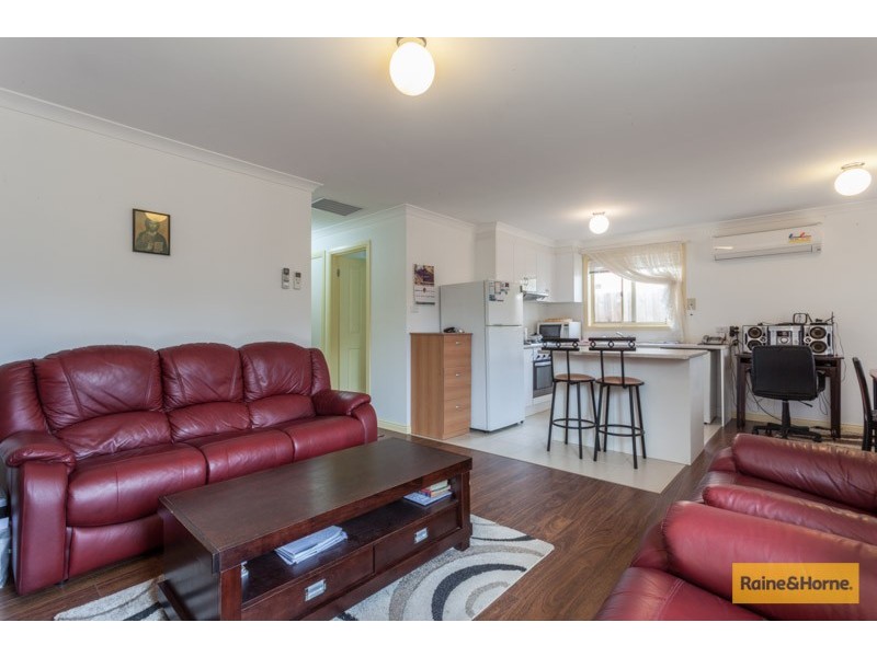 2/19 Pittosporum Grove, Doveton VIC 3177