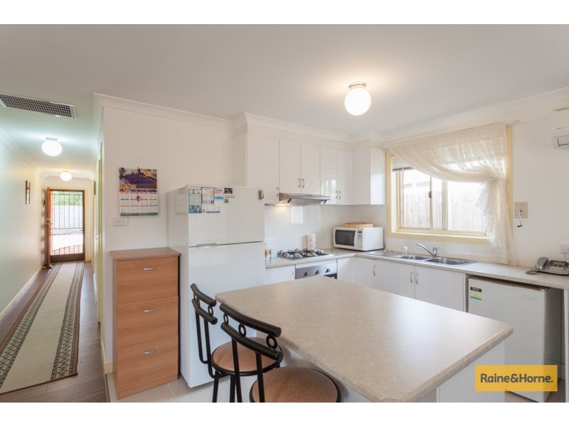 2/19 Pittosporum Grove, Doveton VIC 3177