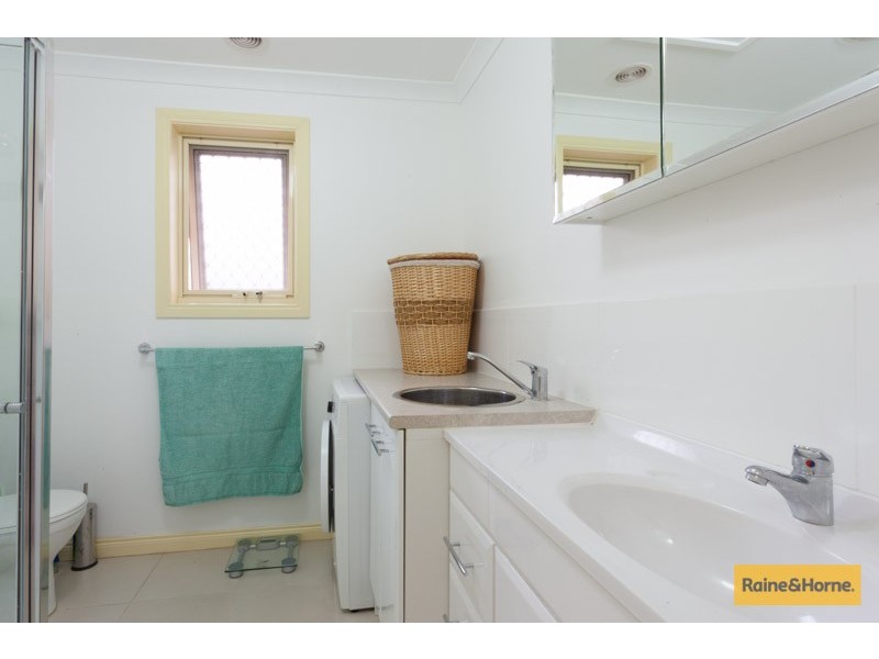 2/19 Pittosporum Grove, Doveton VIC 3177