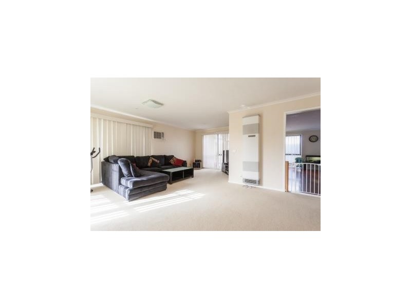 1 Struan Avenue, Endeavour Hills VIC 3802