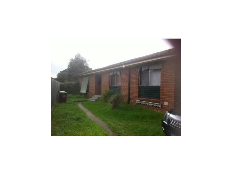 33 Amalfi Drive, Endeavour Hills VIC 3802