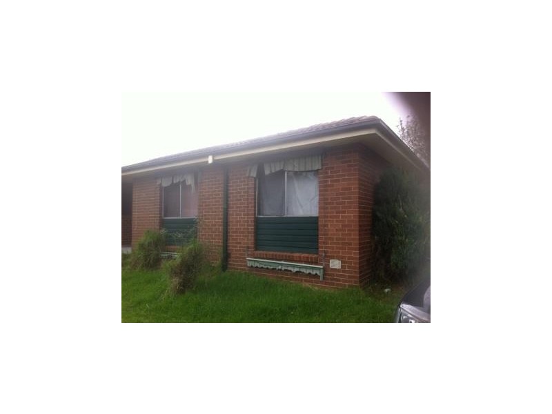 33 Amalfi Drive, Endeavour Hills VIC 3802
