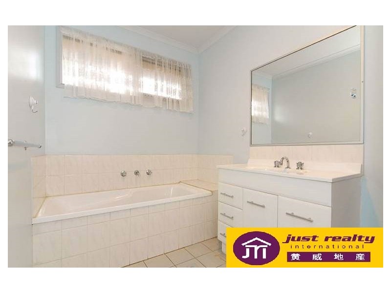 4 Brunel Court, Hampton Park VIC 3976