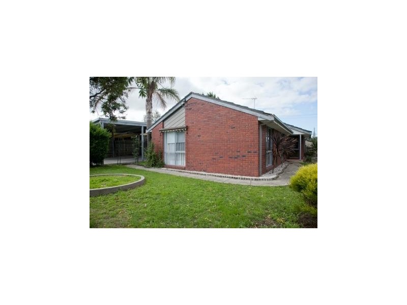 2 Lewisham Close, Hampton Park VIC 3976