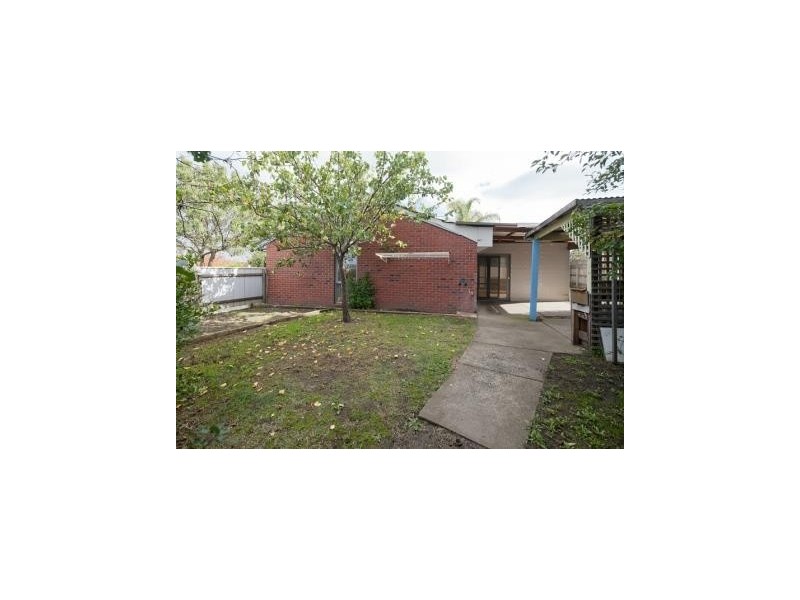 2 Lewisham Close, Hampton Park VIC 3976