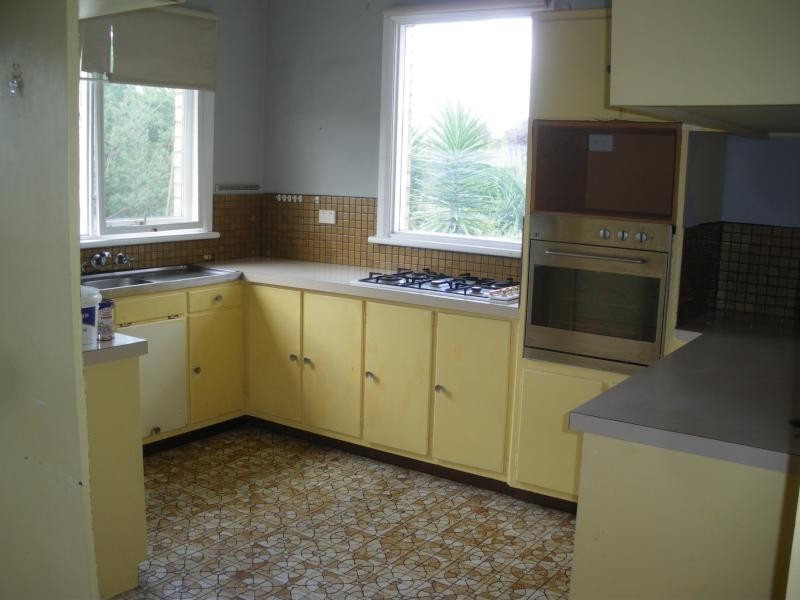 30 Hillside Avenue, Dandenong North VIC 3175