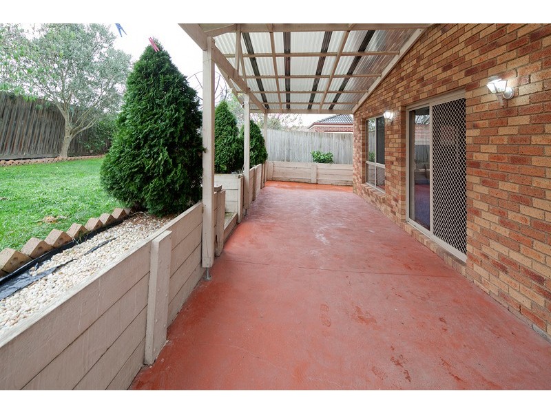 2 The Estuary, Hallam VIC 3803