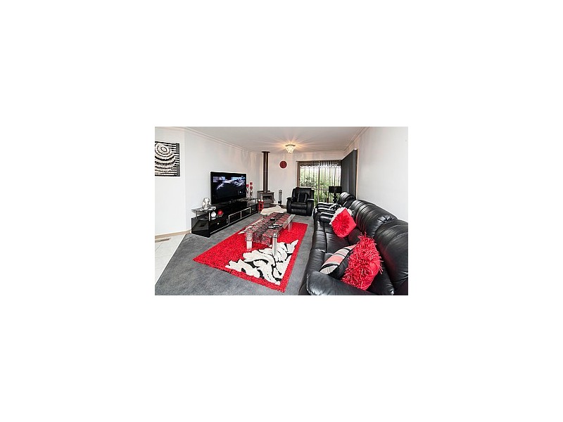 5 Naila Cl, Endeavour Hills VIC 3802