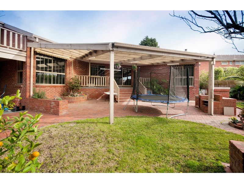 5 Naila Cl, Endeavour Hills VIC 3802