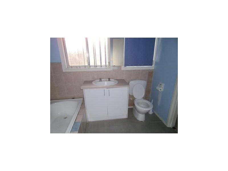 35 Amalfi Drive, Endeavour Hills VIC 3802