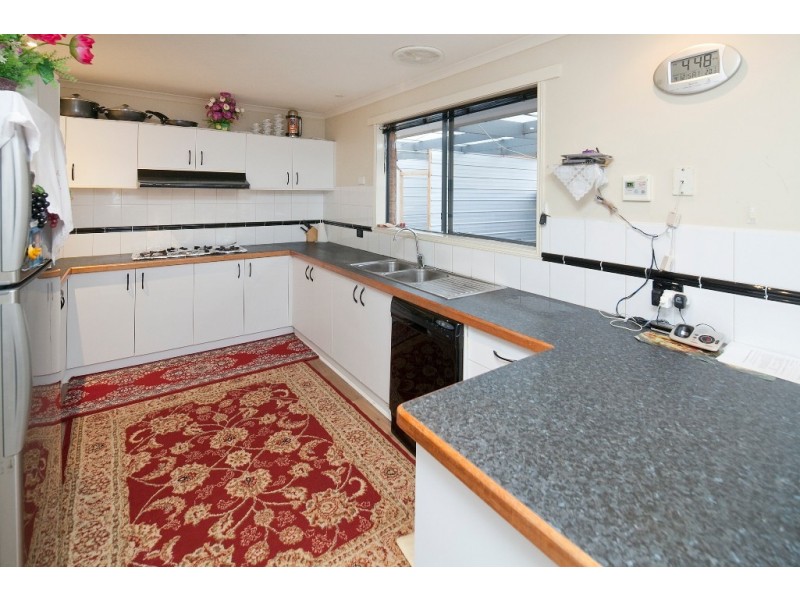 24 Rendell Place, Hampton Park VIC 3976