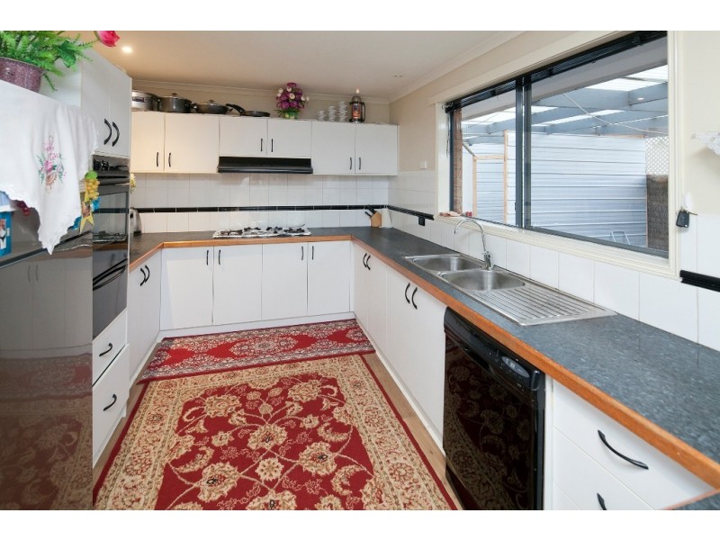 24 Rendell Place, Hampton Park VIC 3976