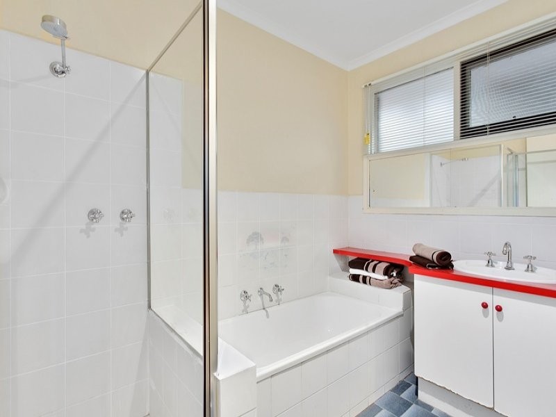 1/4 Riseley Court, Keysborough VIC 3173