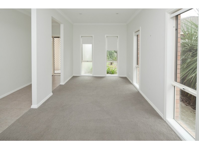 2/4 Riseley Court, Keysborough VIC 3173