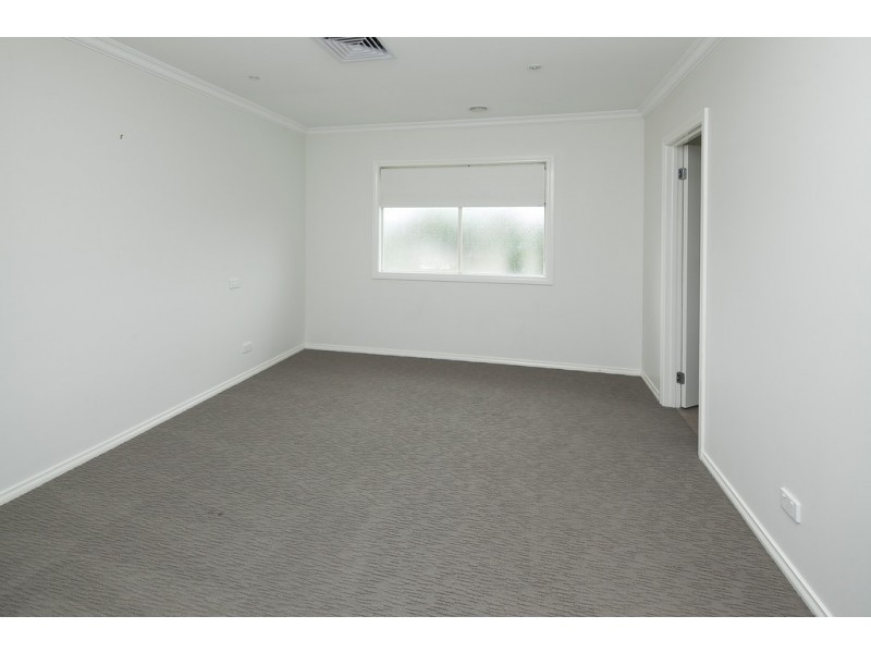 2/4 Riseley Court, Keysborough VIC 3173