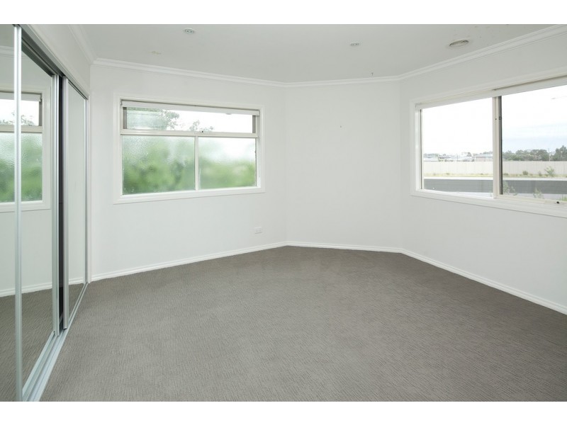 2/4 Riseley Court, Keysborough VIC 3173